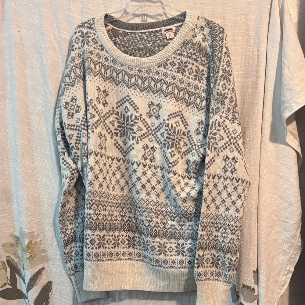 Mossimo Men’s  Gray and White Patterned Sweater
